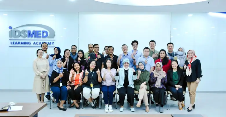 Foto bersama peserta kelas sales leader