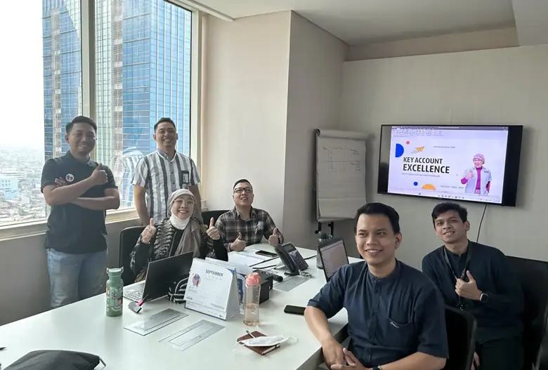 Peserta kelas di ruang training