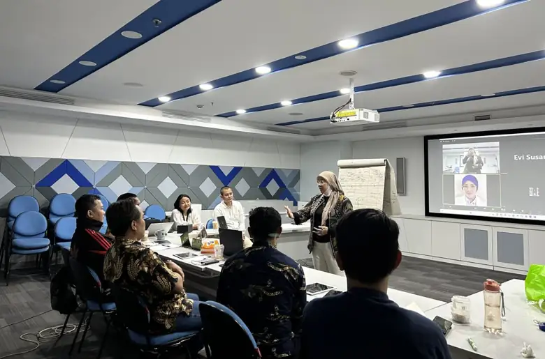 Sesi kelas dengan peserta